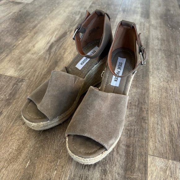 NWOT! Steve Madden Leather Jaylen Wedge Sandal with Ankle Strap - Picture 7 of 8